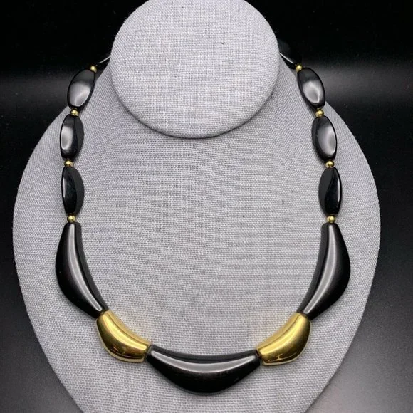 Vintage Trifari Beaded Necklace - Picture 2 of 6